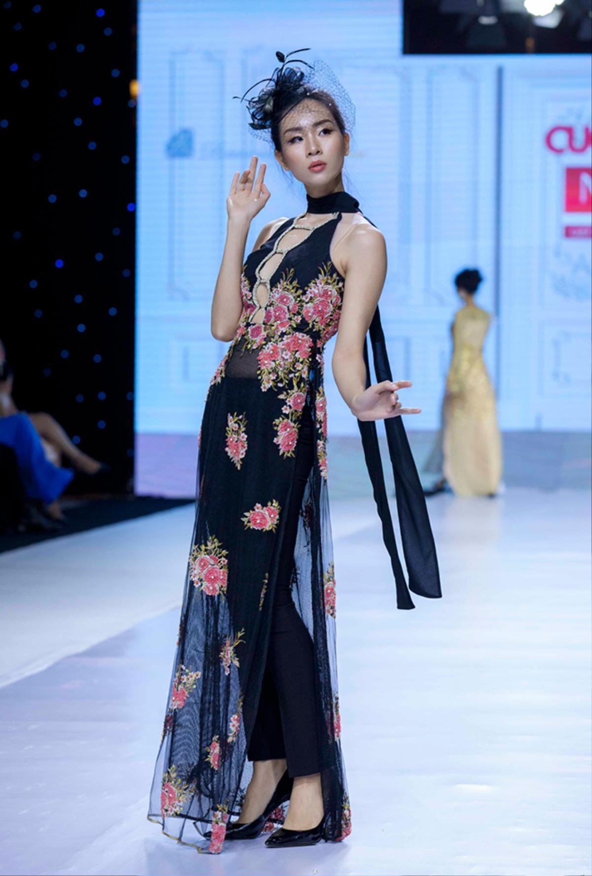 Giải đồng siêu mẫu Đông Hạ catwalk lả lướt như gió thoảng mây bay Ảnh 1