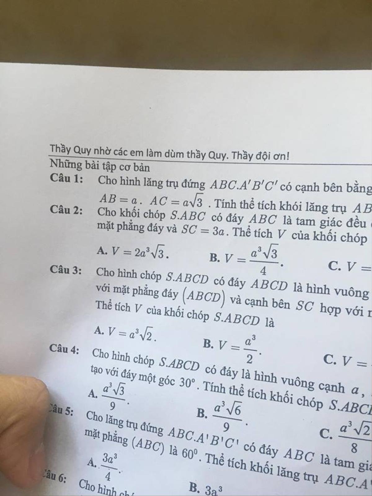 Khi thầy giáo 'có tâm' ra đề kiểm tra: Nắn nót ghi hẳn dòng chữ 'nhờ các em làm bài, thầy đội ơn' Ảnh 1