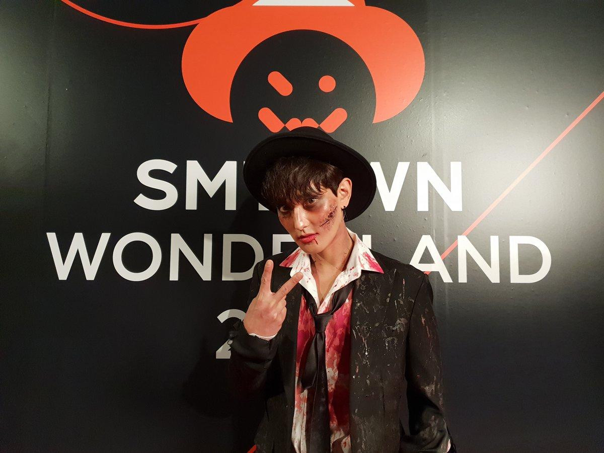 Lee Jong Suk, Vương Tuấn Khải cùng EXO, SNSD và Super Junior hóa trang thú vị trong Halloween 2018 Ảnh 39