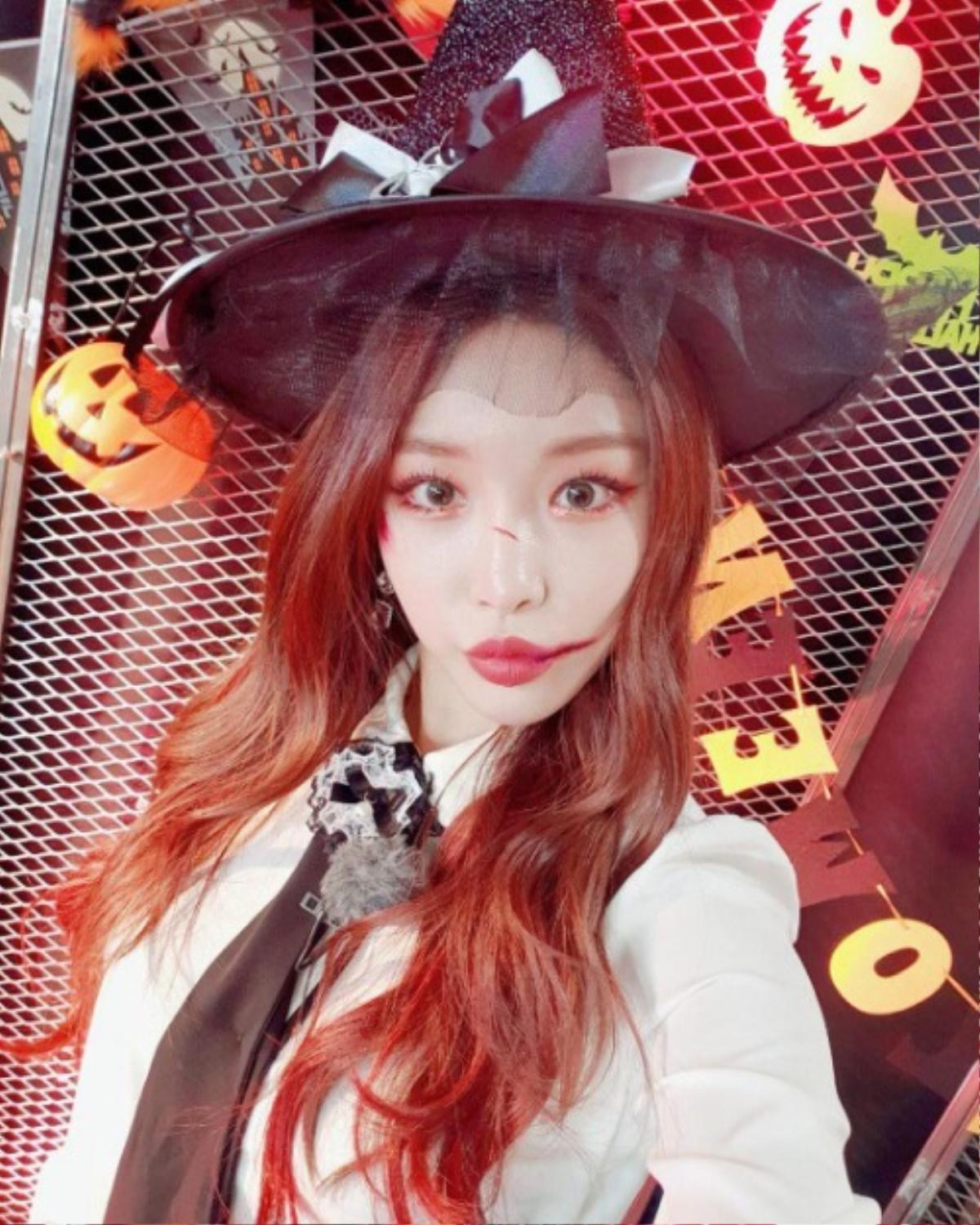 Có ai được như Idol Hàn, hóa trang ma quỷ Halloween mà vẫn 'xinh hết phần thiên hạ' Ảnh 1