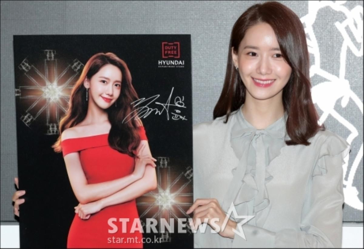 Bấn loạn với khoảnh khắc Yoona (SNSD) ngại ngùng tạo trái tim bên Jung Hae In, đẹp đôi đến bất ngờ Ảnh 4