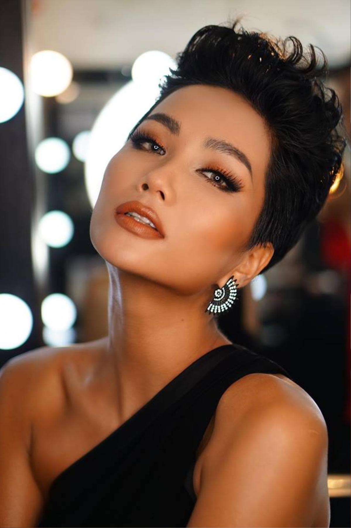 Nếu là giám khảo Miss Universe 2018, bạn sẽ phỏng vấn H'Hen Niê điều gì? Ảnh 10