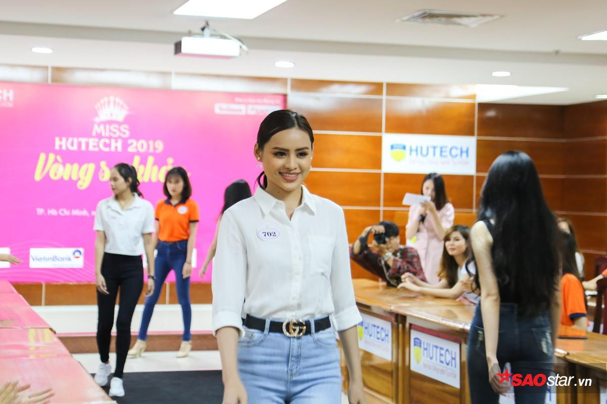 'Lác mắt' ngắm nhìn dàn mỹ nữ 'đổ bộ' ở vòng thi sơ loại cực gay cấn - Miss Hutech 2019 Ảnh 5