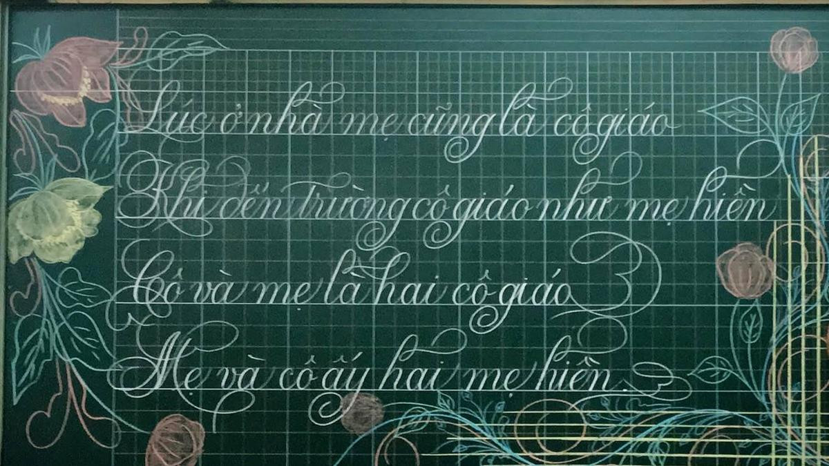 Sau 18 cô giáo viết chữ đẹp như vẽ tranh, xuất hiện thêm 1 giáo viên Hà Nội có nét bút 'rồng bay phượng múa' Ảnh 3