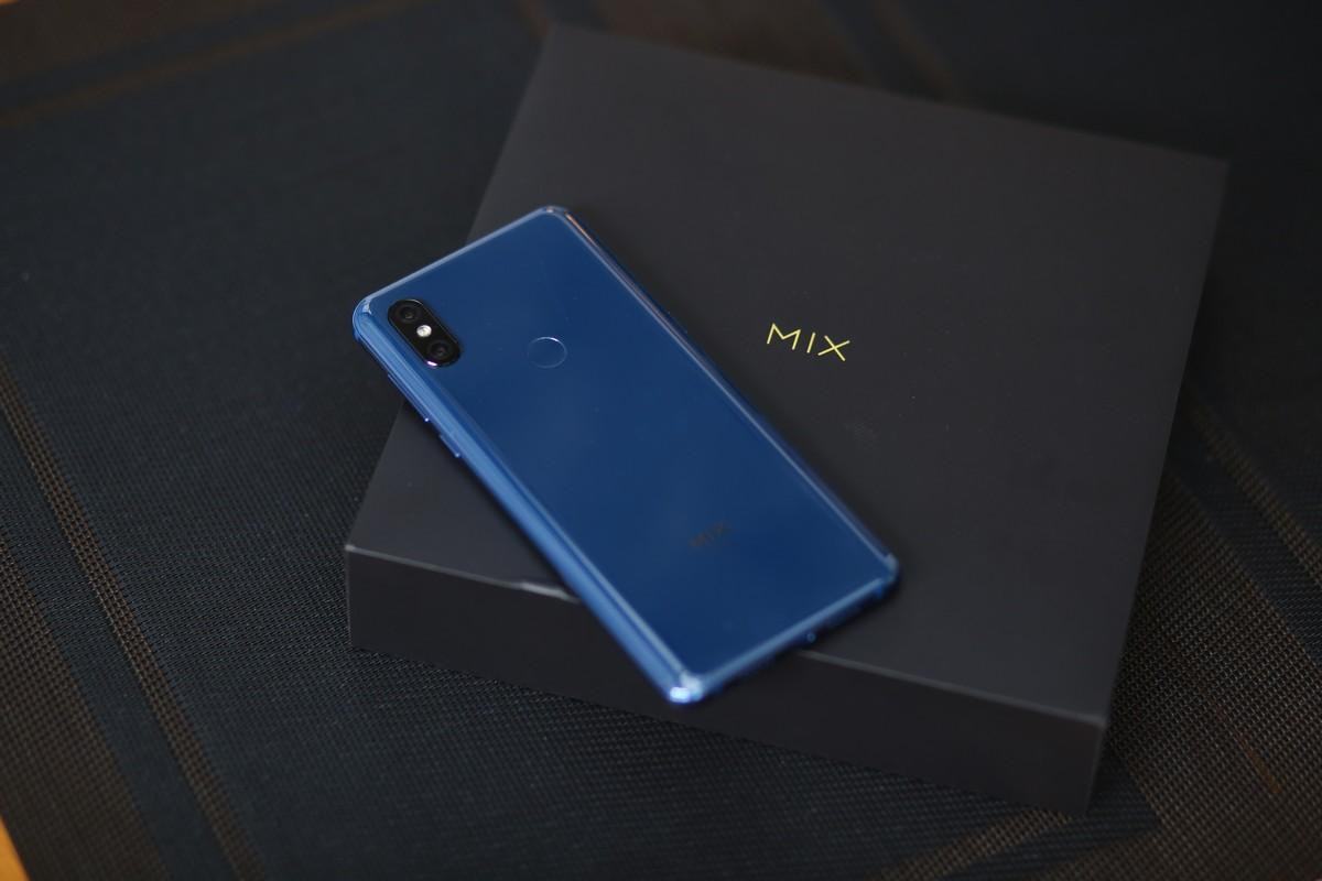 Xiaomi giới thiệu siêu phẩm Mi Mix 3 tại Việt Nam với thiết kế độc đáo chưa từng thấy Ảnh 1