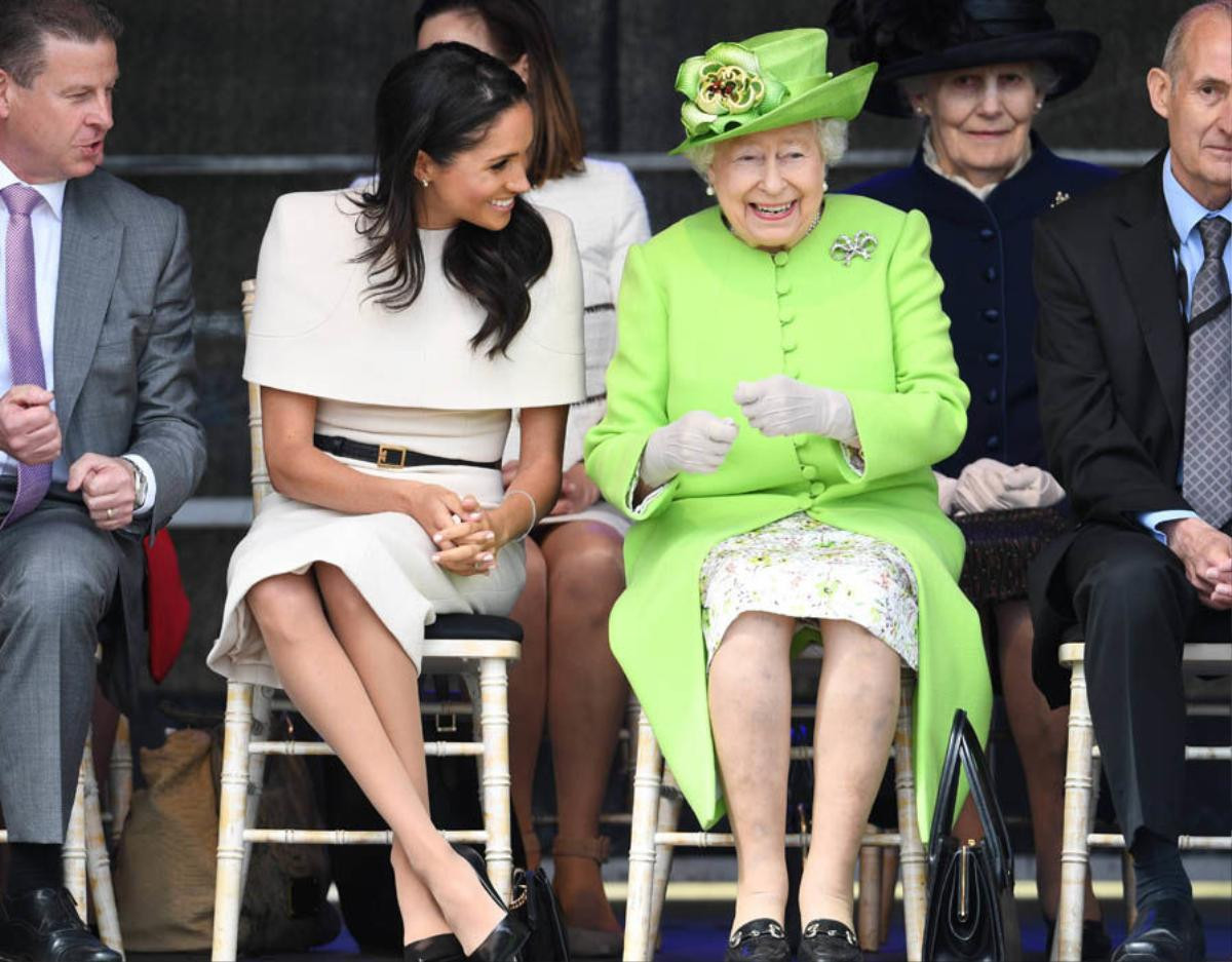 Nữ hoàng Anh đã làm 1 việc phá lệ cho cháu dâu Meghan Markle khiến cả hoàng gia ganh tỵ Ảnh 2