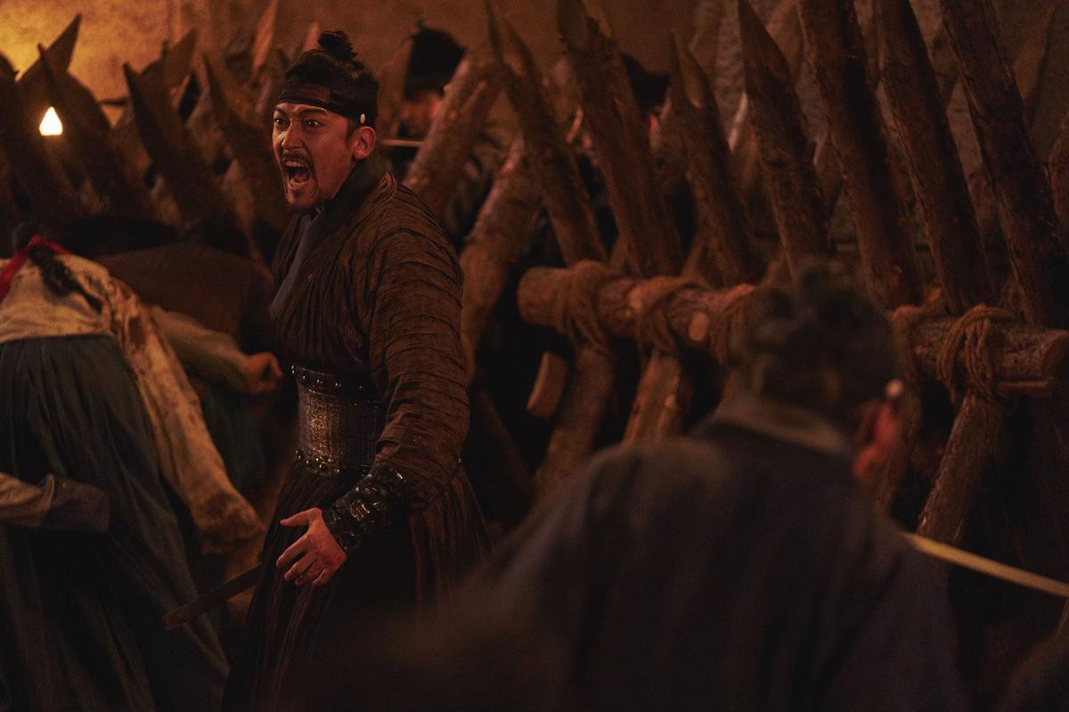 'Rampant': Phim kinh dị thây ma cổ trang của Hyun Bin và Jang Dong Gun đã đủ thuyết phục khán giả? Ảnh 4