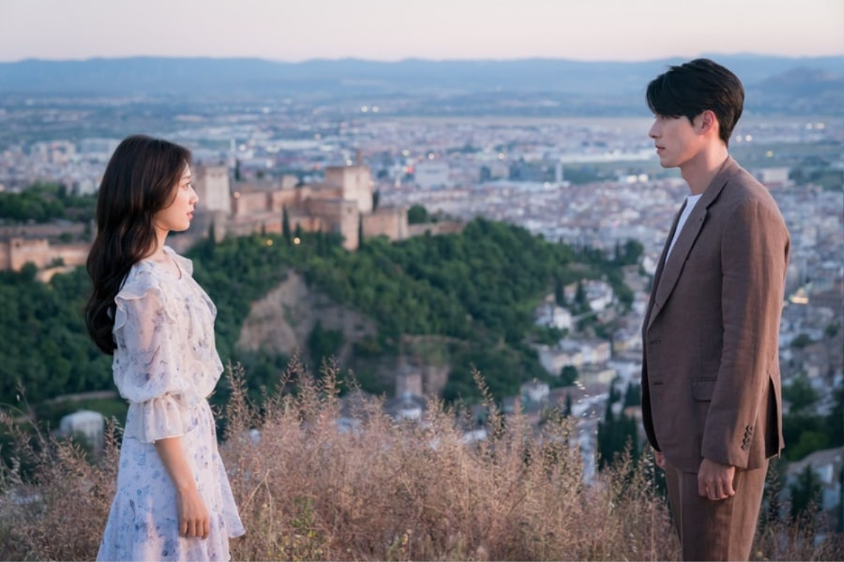 3 lý do khiến khán giả và fan hâm mộ chờ đợi từng ngày 'Memories Of The Alhambra' của Hyun Bin và Park Shin Hye lên sóng Ảnh 8