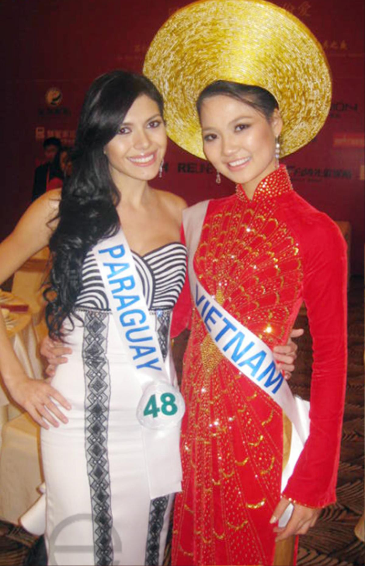 Những bộ quốc phục Việt Nam đầu tiên cho đến nay tại Miss International, được bao nhiêu lần 'cách tân' và nổi bật? Ảnh 6