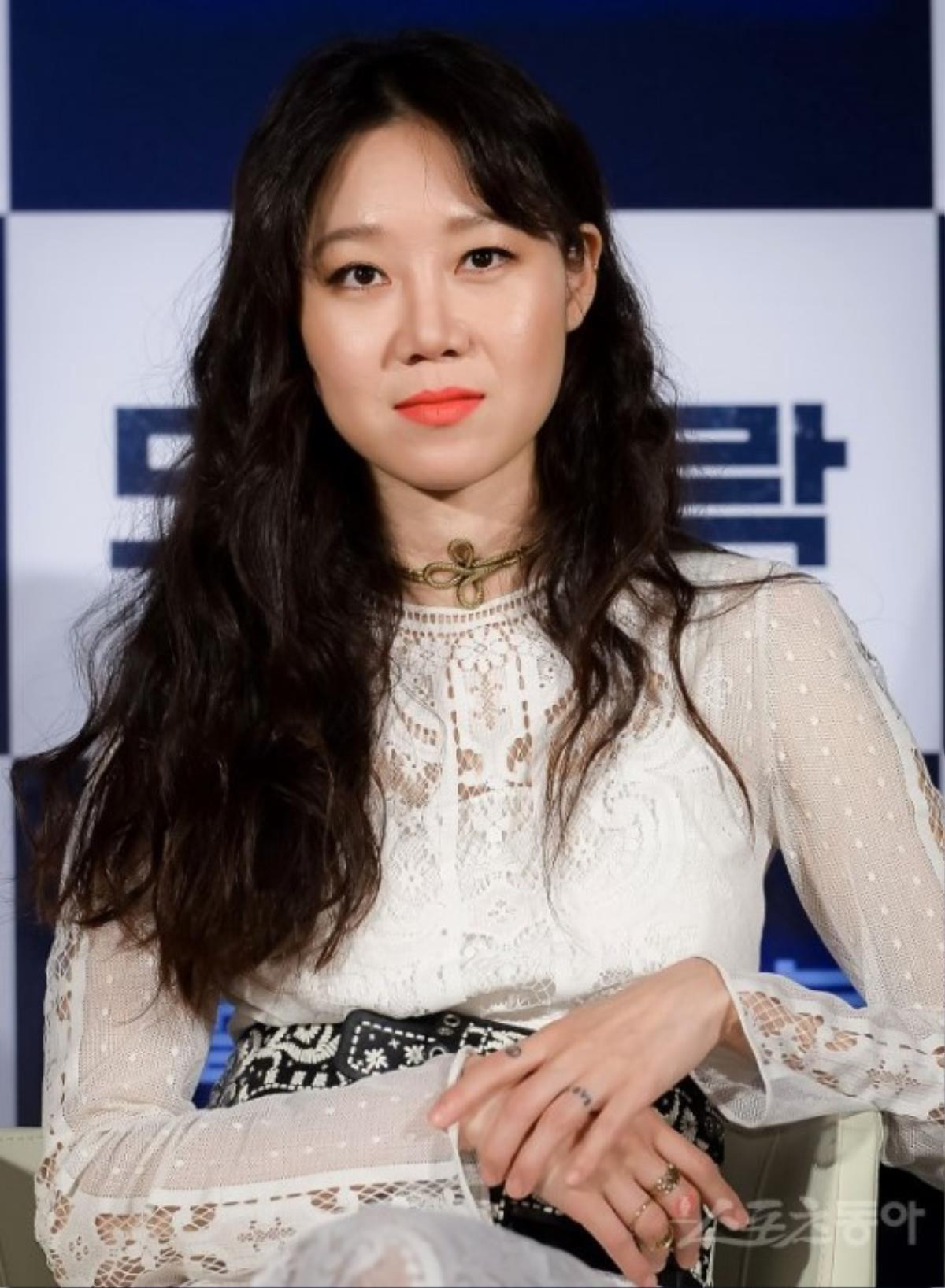 'Chị đại' Gong Hyo Jin bị soi hình xăm tại buổi showcase 'Door Lock' Ảnh 9