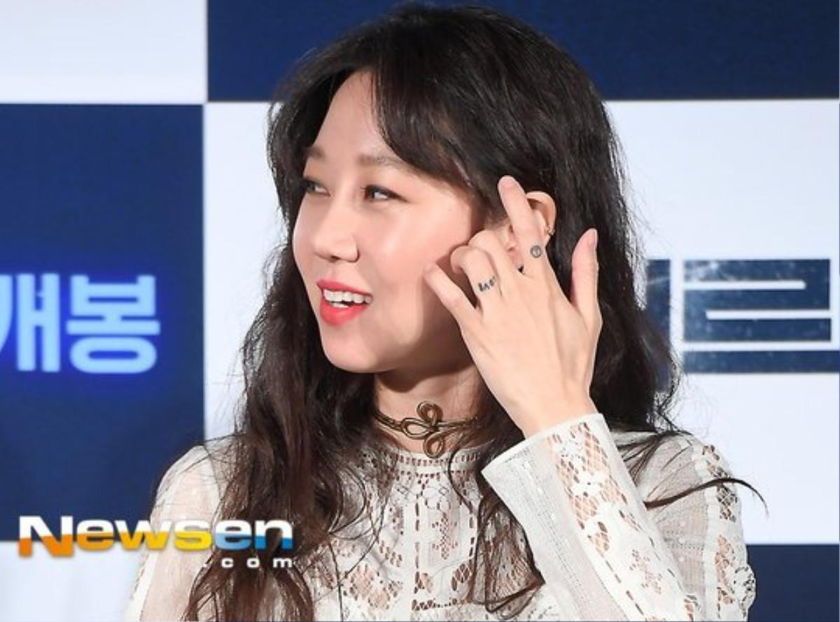 'Chị đại' Gong Hyo Jin bị soi hình xăm tại buổi showcase 'Door Lock' Ảnh 10