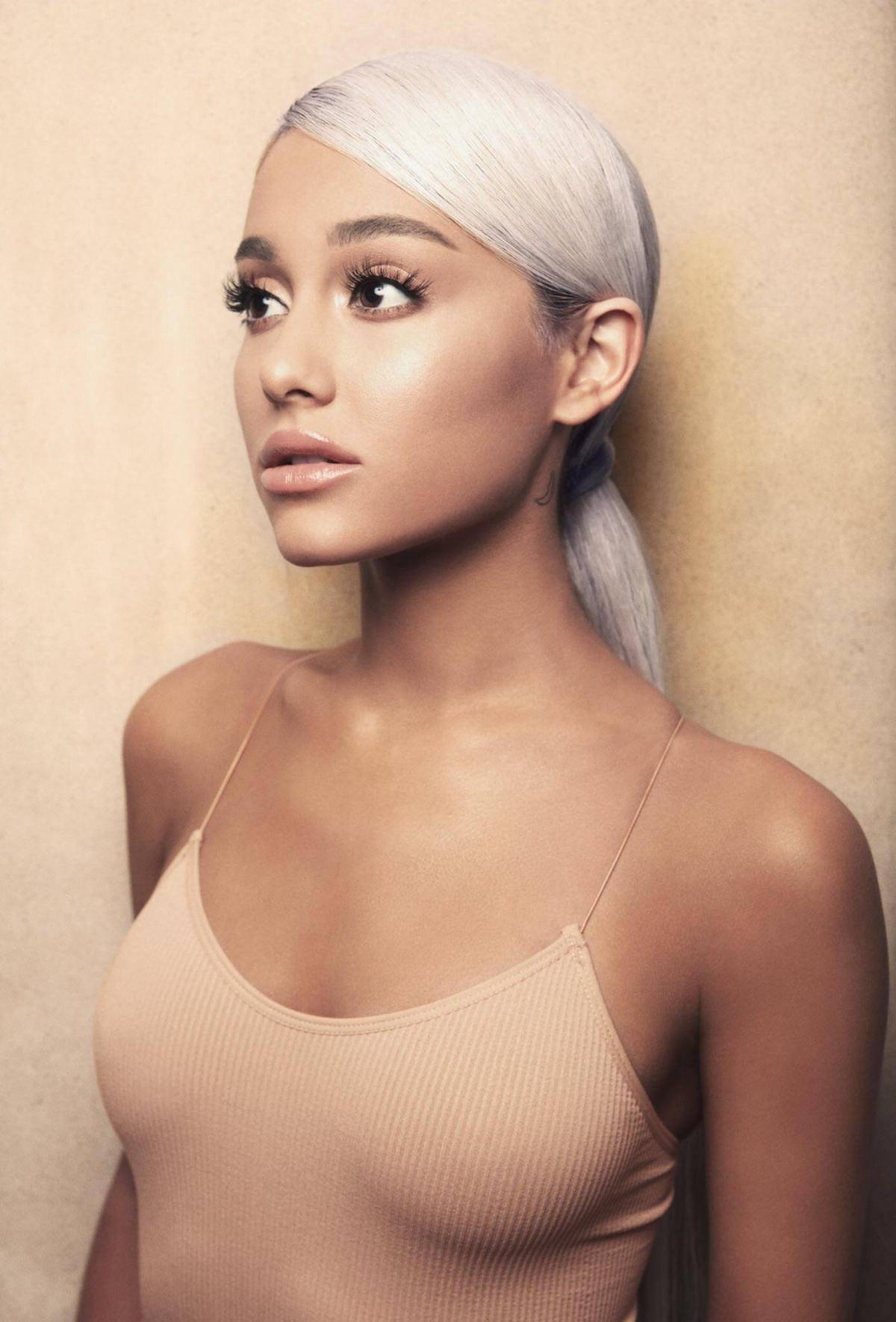 2 cuộc tình và 1 album ầm ĩ: xin giới thiệu Ariana Grande - 'Người phụ nữ của năm' Ảnh 2