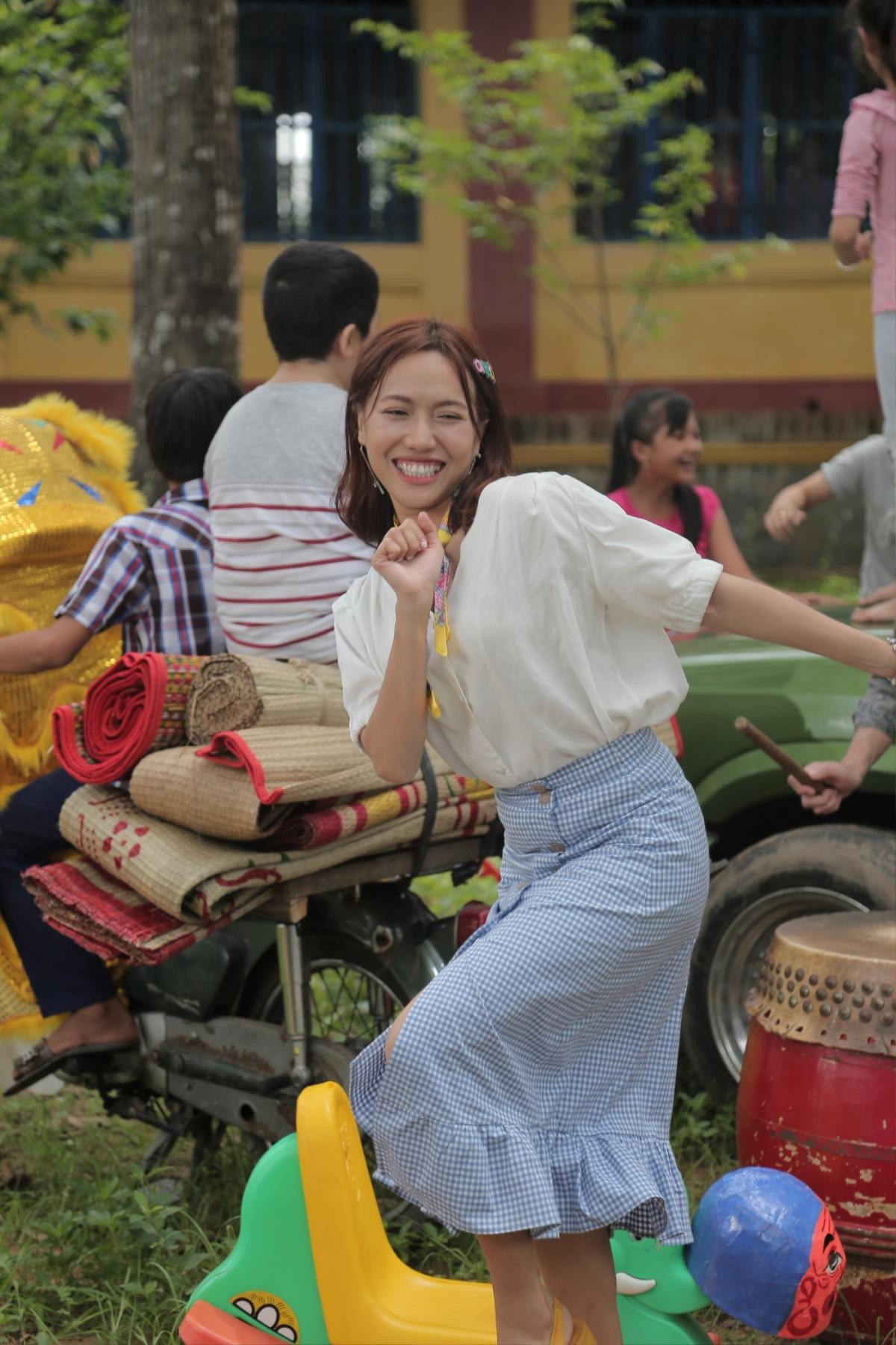 Đóng phim hài chiếu Tết 'Vu quy đại náo', Ngọc Trinh lên tiếng khi khán giả hoài nghi về khả năng gây cười Ảnh 7