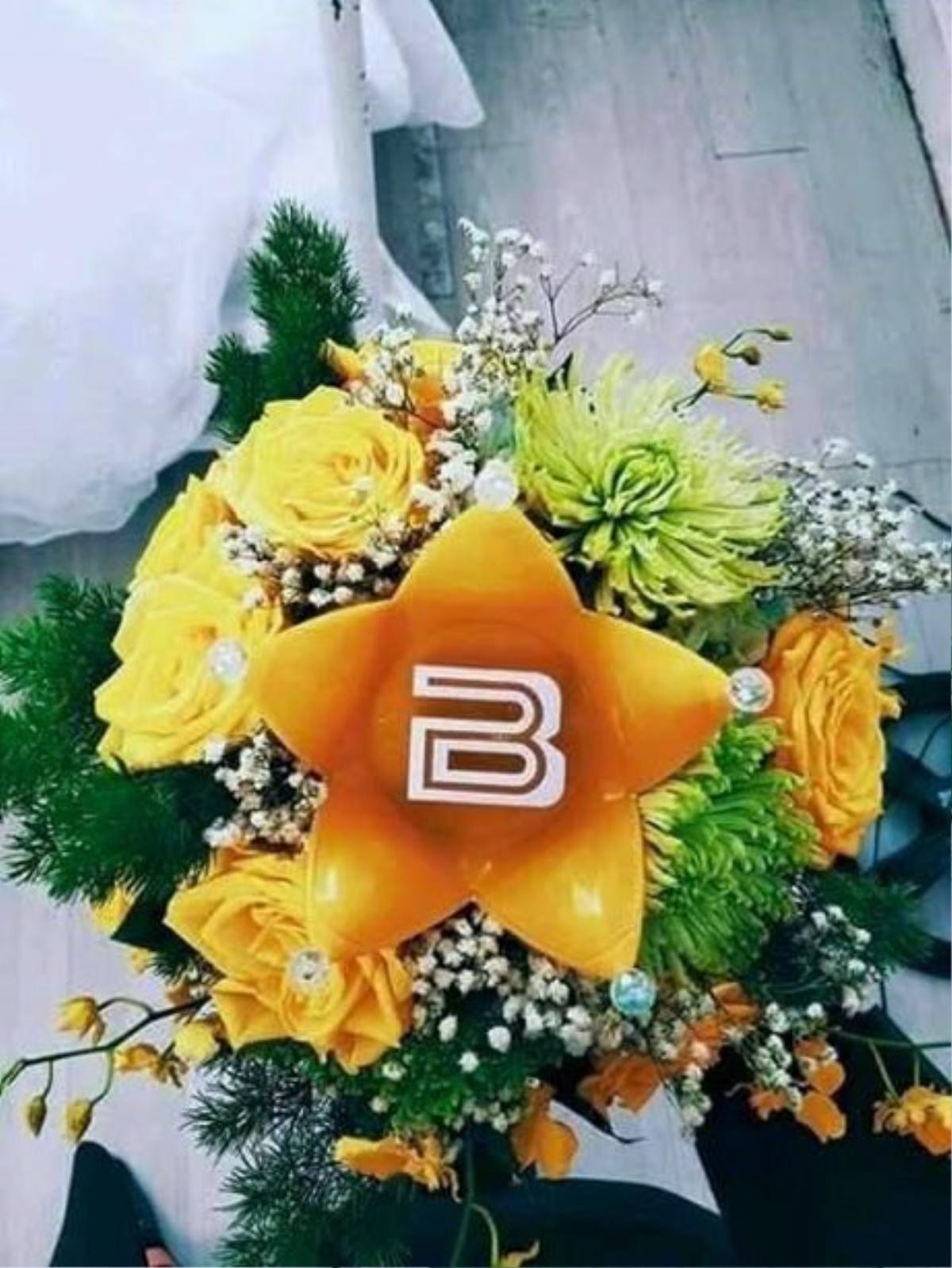 Hoa cưới lightstick - Món quà ý nghĩa của các cô dâu V.I.P 'mê mệt' BigBang Ảnh 4