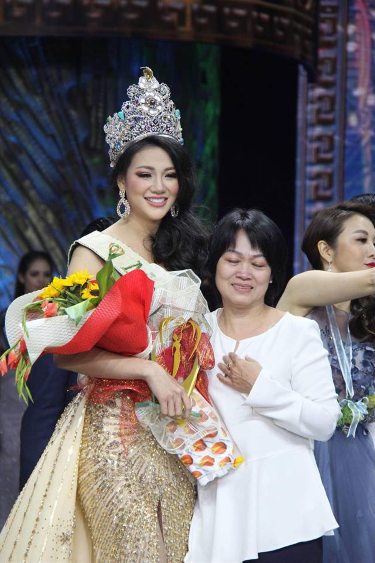 Miss Earth Phương Khánh viết tâm thư xúc động gửi mẹ ruột Ảnh 1