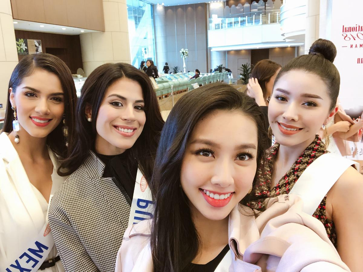 Livestream với Thuỳ Tiên trước Chung kết Miss International 2018, Á hậu Quốc tế Thuý Vân: 'Năm nay chị mà được làm BGK thì…' Ảnh 6