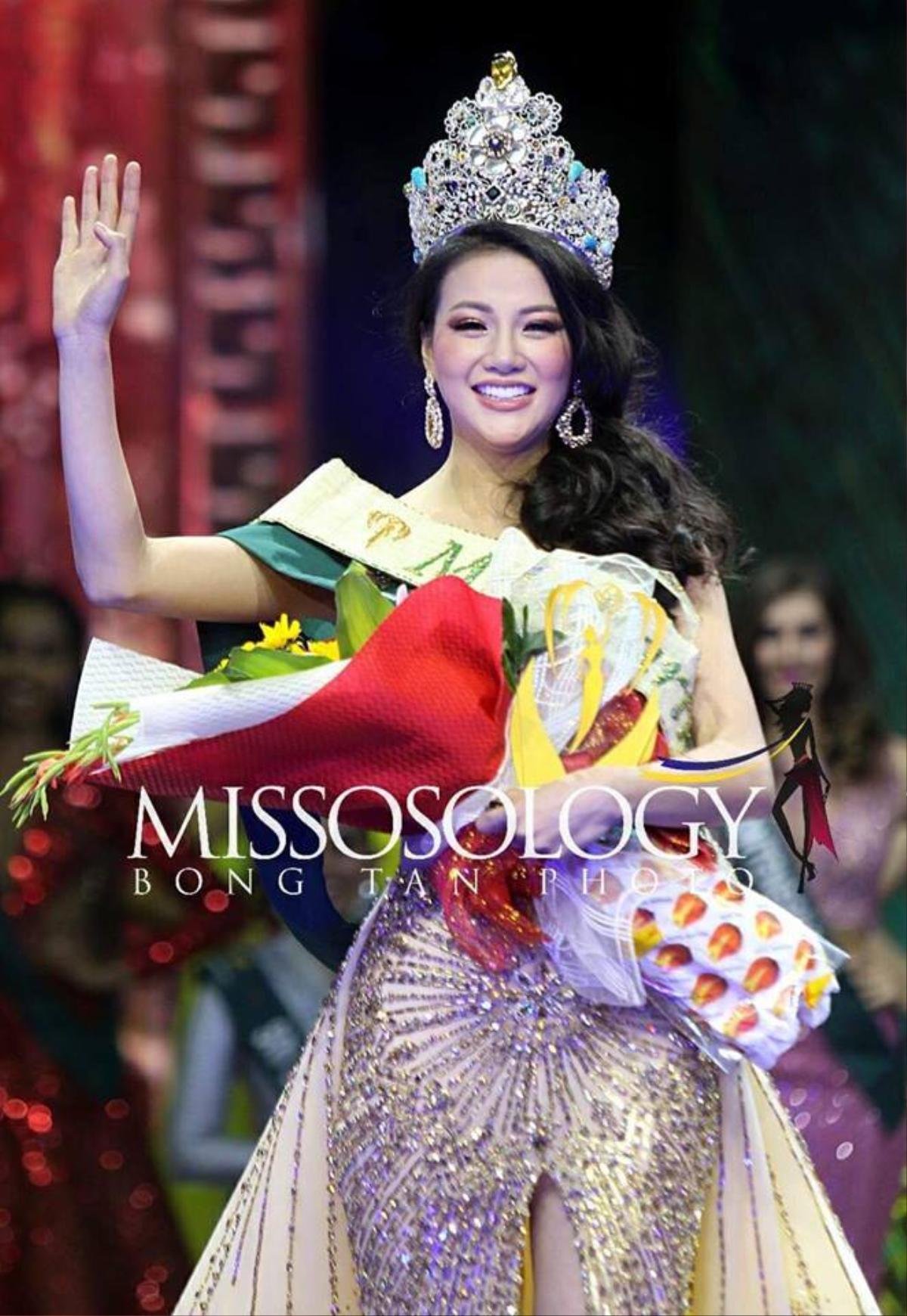 Miss International 2018: Thùy Tiên nổi bật nhất 'hậu Phương Khánh', đội luôn vương miện chụp ảnh quảng cáo Ảnh 4