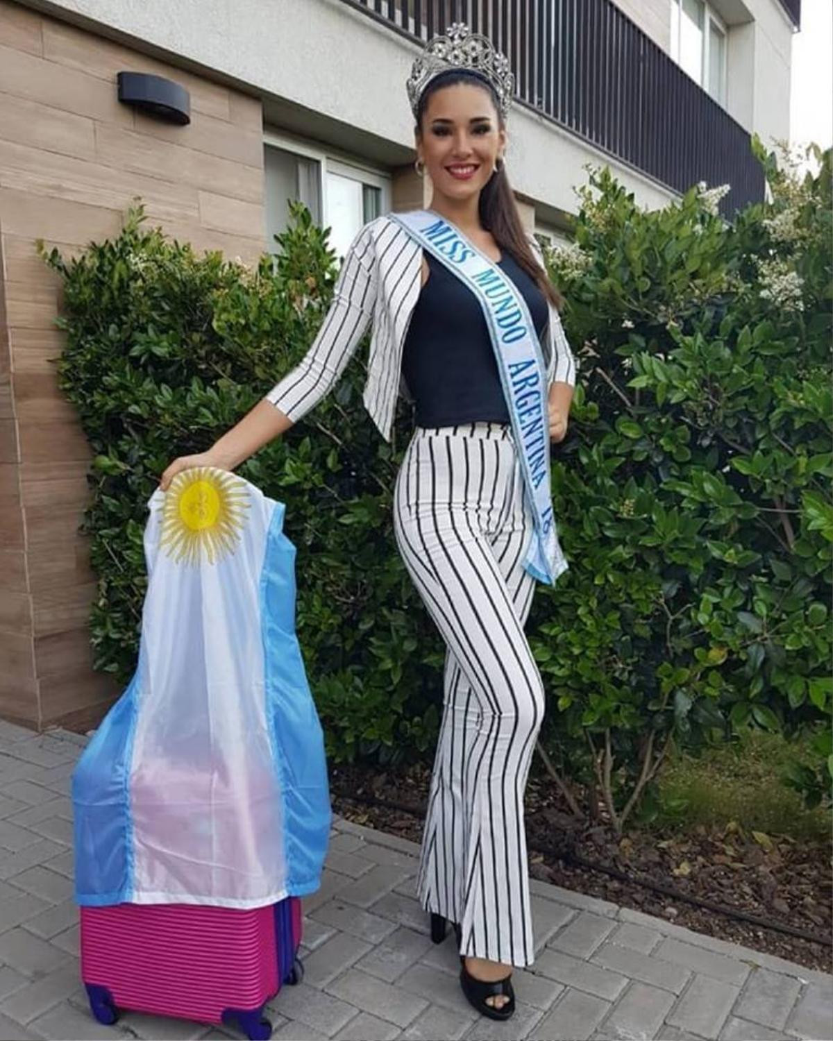 Cuộc chiến Miss World bắt đầu: Cú đọ sắc bất phân thắng bại ngay tại sân bay Ảnh 7