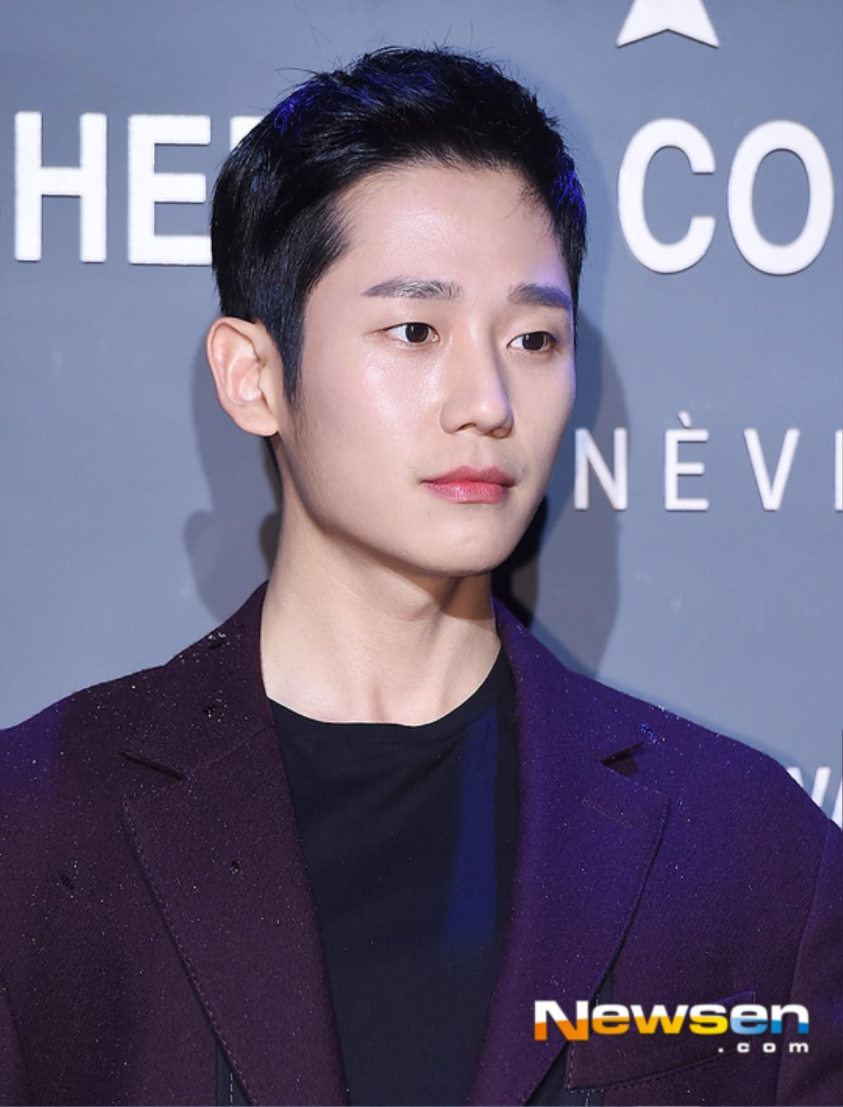 Sức hút khó cưỡng của Jung Hae In, 'thần chết' Ha Jung Woo và cầu thủ Park Ji Sung tại sự kiện Ảnh 7