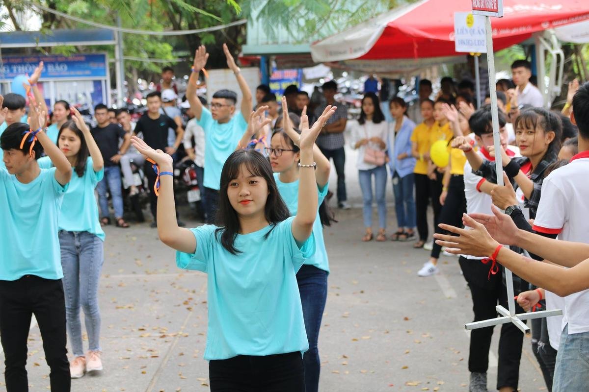 Từng 'lác mắt' vì cuộc thi 'Miss nam sinh' nhưng bạn có biết con gái trường ĐH Kiến trúc Đà Nẵng đẹp cỡ nào? Ảnh 12