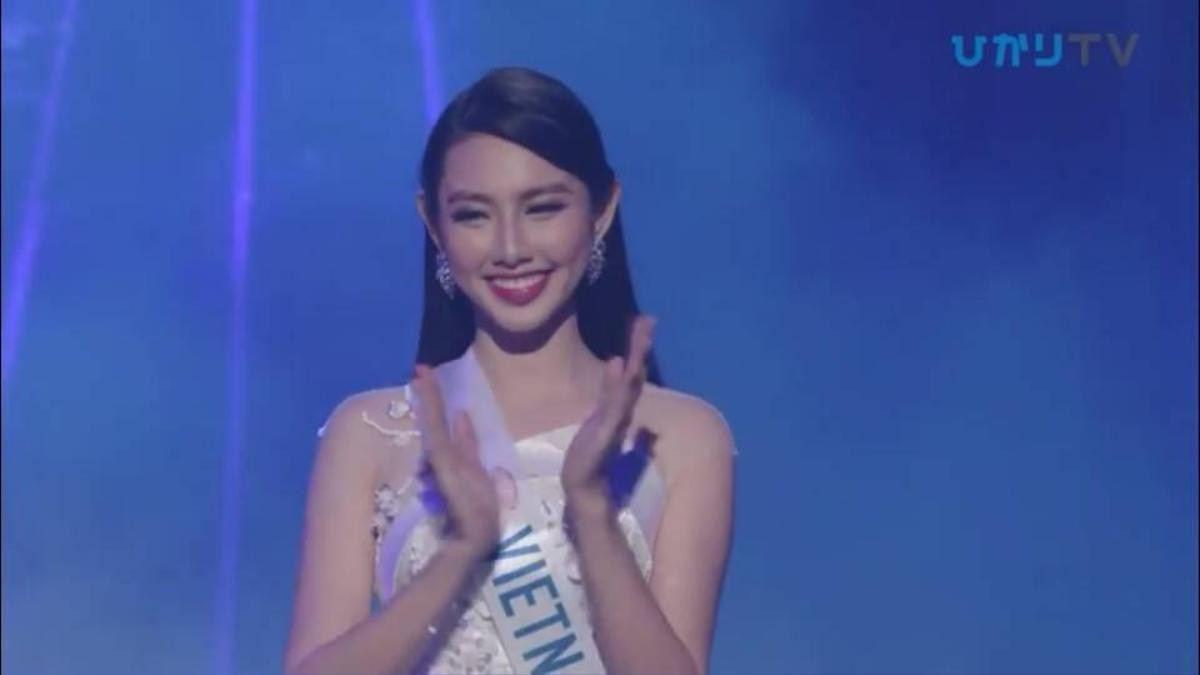 Thuỳ Tiên đã có hành động ghi điểm khi kết thúc phần thi của mình tại Chung kết Miss International 2018 Ảnh 4