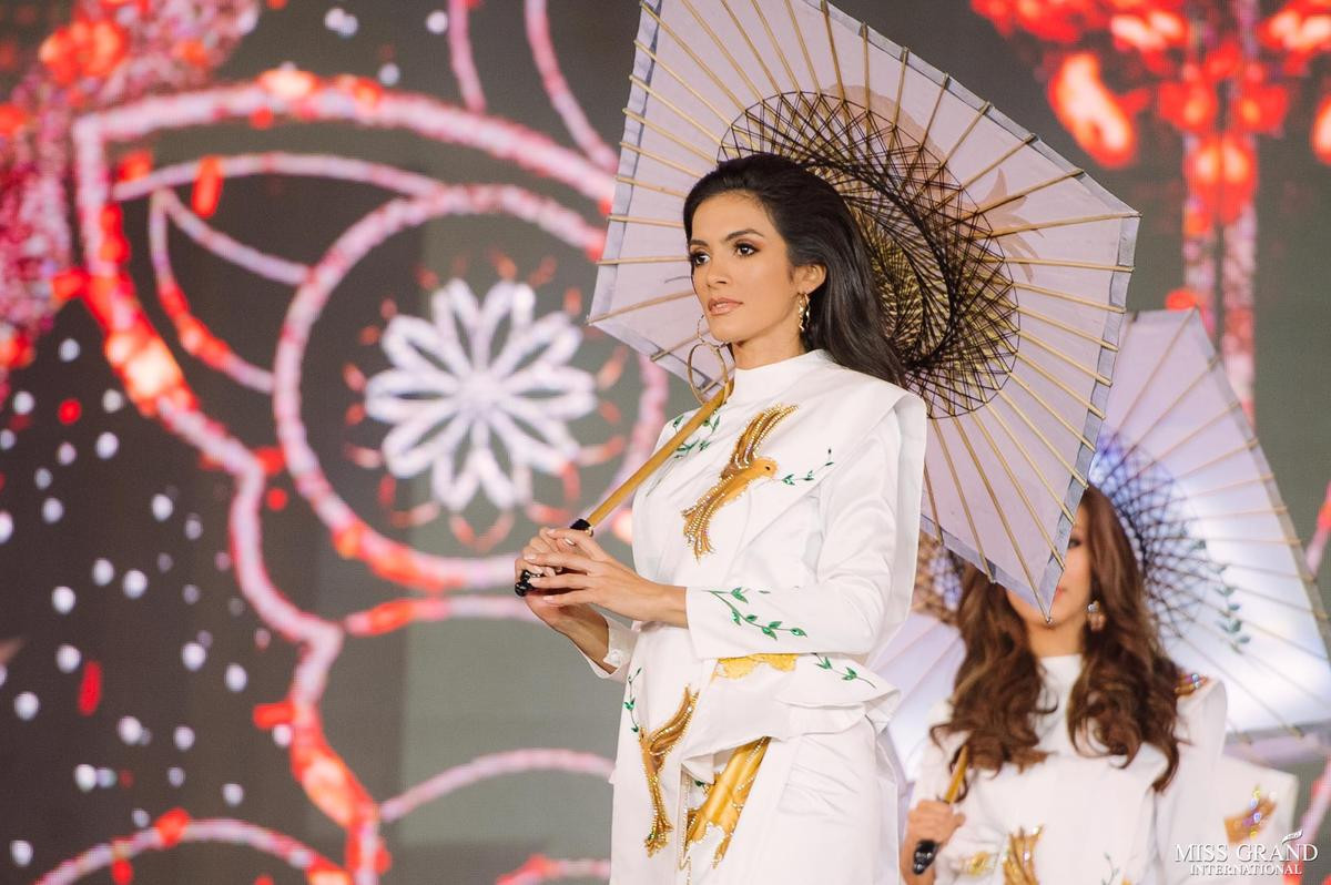 'Đọ sắc' Miss Earth 2018 Nguyễn Phương Khánh với Tân Hoa hậu Miss Grand International và Miss International 2018 Ảnh 6