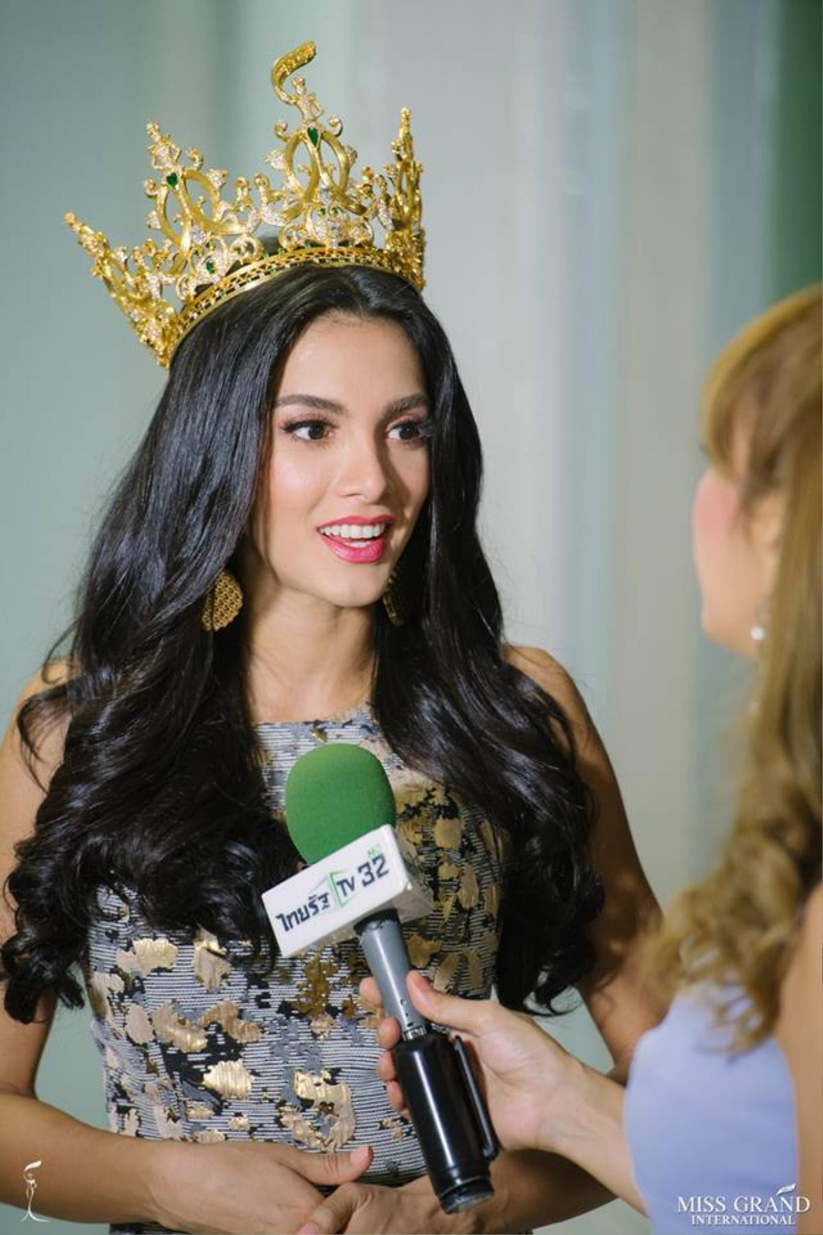 'Đọ sắc' Miss Earth 2018 Nguyễn Phương Khánh với Tân Hoa hậu Miss Grand International và Miss International 2018 Ảnh 7