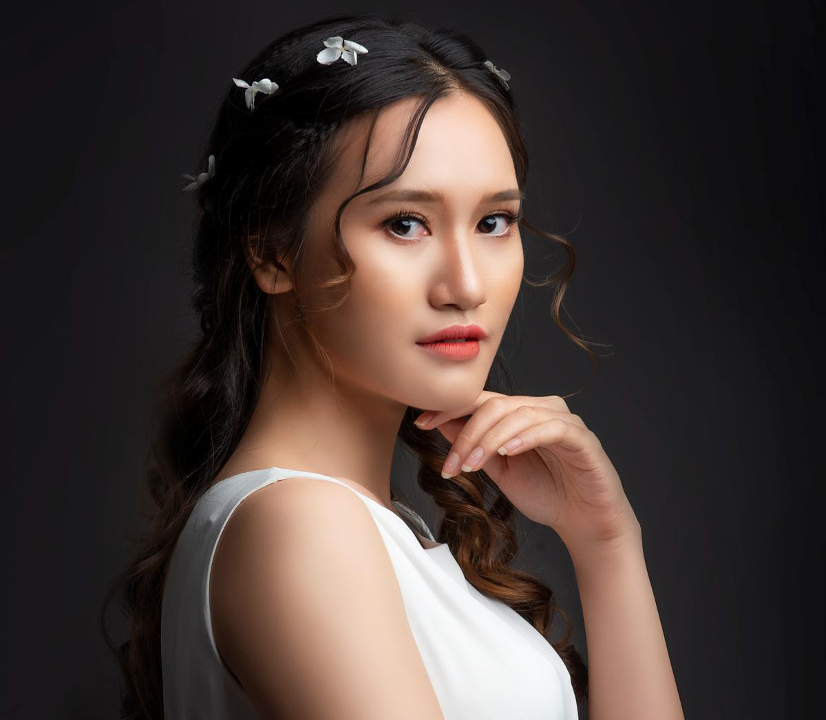 HOT: Chính thức hé lộ 40 gương mặt nữ sinh đẹp tựa minh tinh màn bạc cuộc thi Miss Hutech 2019 Ảnh 21