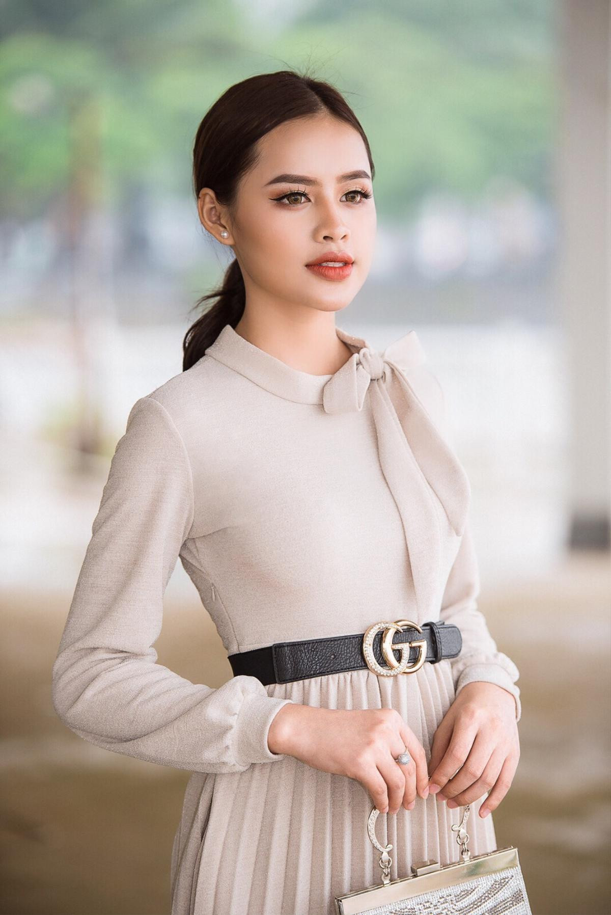 HOT: Chính thức hé lộ 40 gương mặt nữ sinh đẹp tựa minh tinh màn bạc cuộc thi Miss Hutech 2019 Ảnh 2