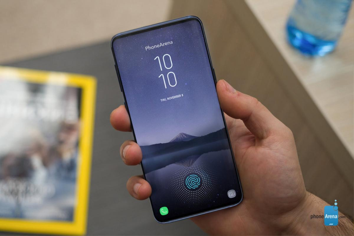 Cận cảnh Samsung Galaxy S10 đẹp nhức mắt, iPhone Xs của Apple cũng phải chào thua Ảnh 2