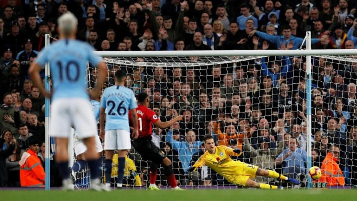 Derby Manchester: Mourinho nếm thêm trái đắng trong ngày đoàn quân 'quỷ đỏ' bị đè bẹp Ảnh 4