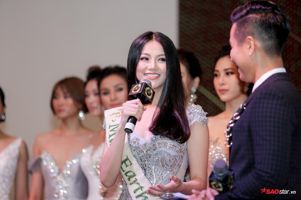 CLIP: Hoa hậu Phương Khánh khẳng định 'Thí sinh Miss Earth ăn bốc là do nét văn hóa không phải sơ sài' Ảnh 3