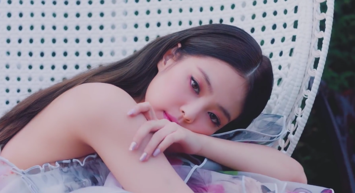 Gọi Jennie (BlackPink) là 'G-Dragon phiên bản nữ', YG nhận 'rổ gạch đá' từ Knet: 'Ngưng quá đà!' Ảnh 3