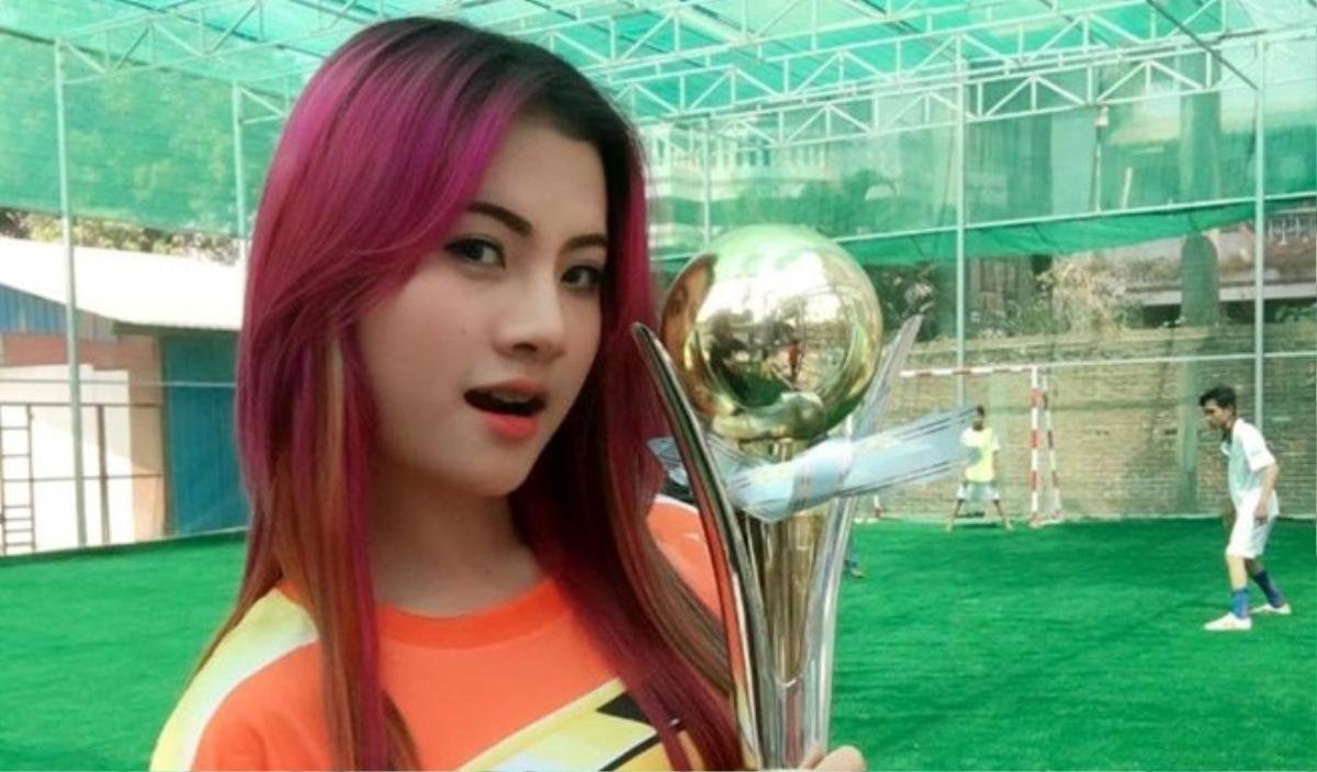 Fans Đông Nam Á truy tìm CĐV Myanmar đẹp ngất ngây như Ngọc Trinh Ảnh 8