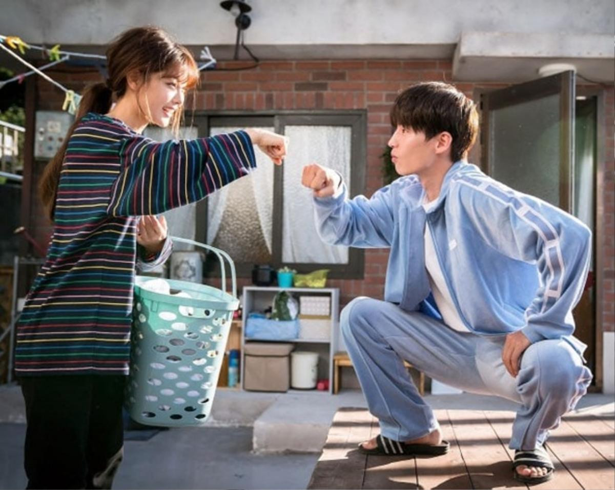 'Clean With Passion For Now': Kim Yoo Jung bê bối bên anh hàng xóm 'ngớ ngẩn' Song Jae Rim Ảnh 3