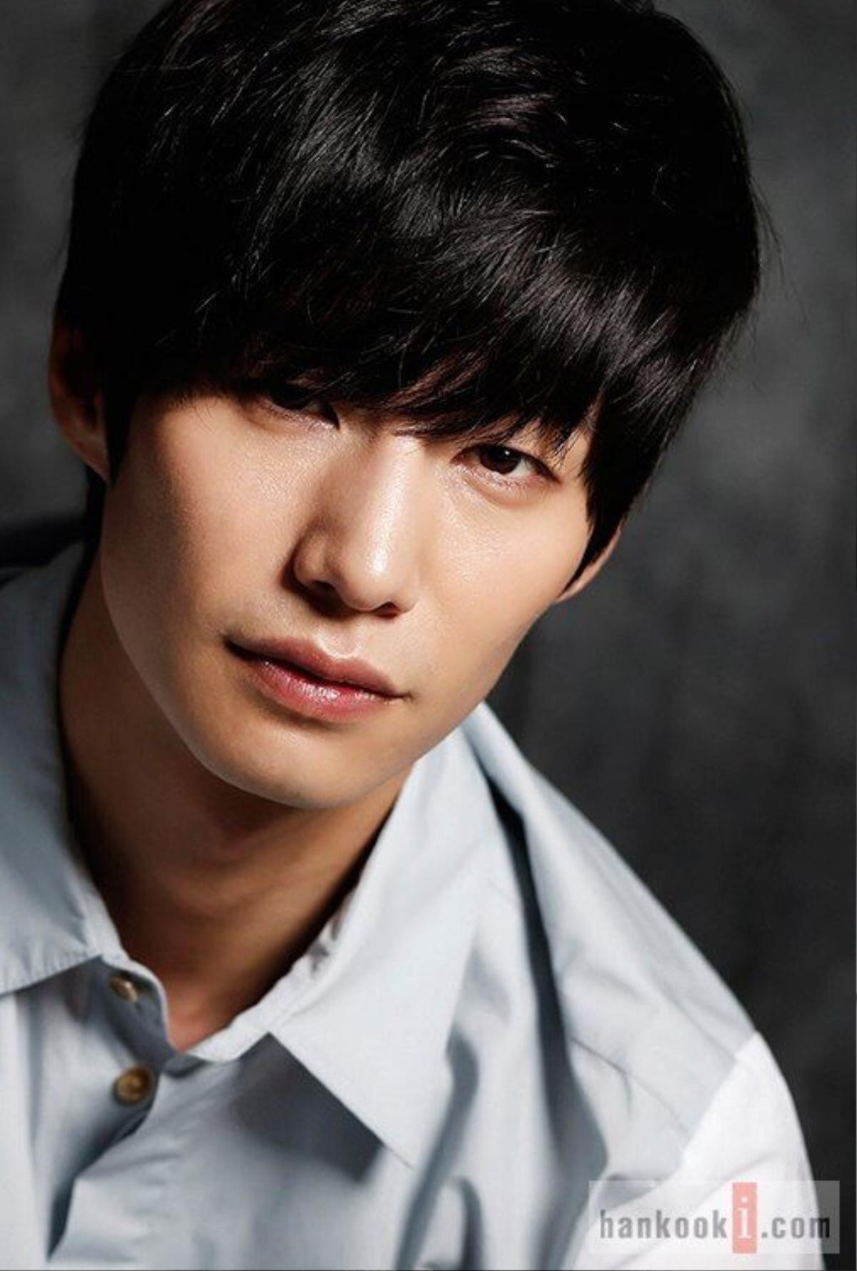 Song Jae Rim: 'Tôi là loại người thích bận rộn, không thích cảm giác trống vắng hoặc dành thời gian ở nhà' Ảnh 8