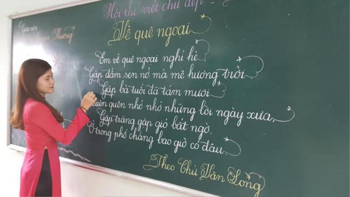 Lần đầu tiên xuất hiện thầy giáo có nét chữ 'rồng bay phượng múa', đẹp đến độ tưởng đúc từ khuôn Ảnh 8