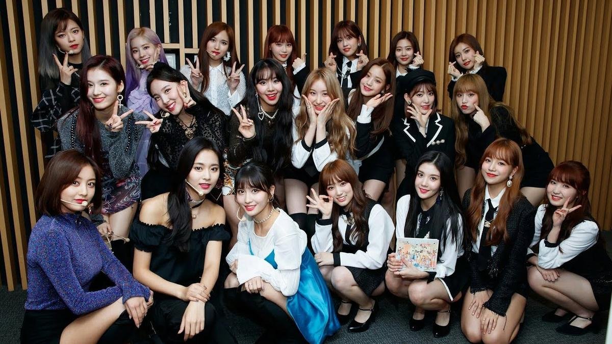 IZ*ONE lần đầu chia sẻ về sự phấn khích của họ khi gặp tiền bối Twice! Ảnh 2