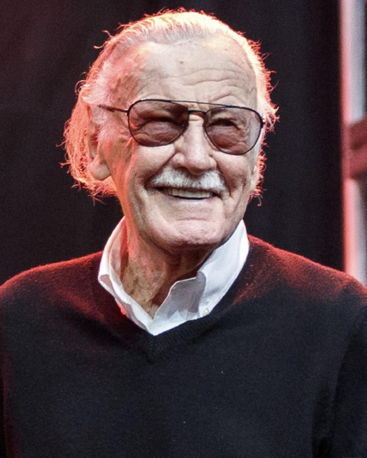 Bức ảnh các siêu anh hùng Marvel đau buồn bên quan tài của huyền thoại Stan Lee gây xúc động mạnh Ảnh 6