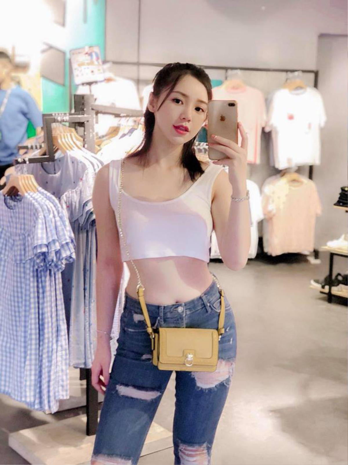 Từ cô gái quê mùa, Đào của 'Quỳnh Búp Bê' lột xác thành hot girl nóng bỏng nhất nhì Vbiz Ảnh 10