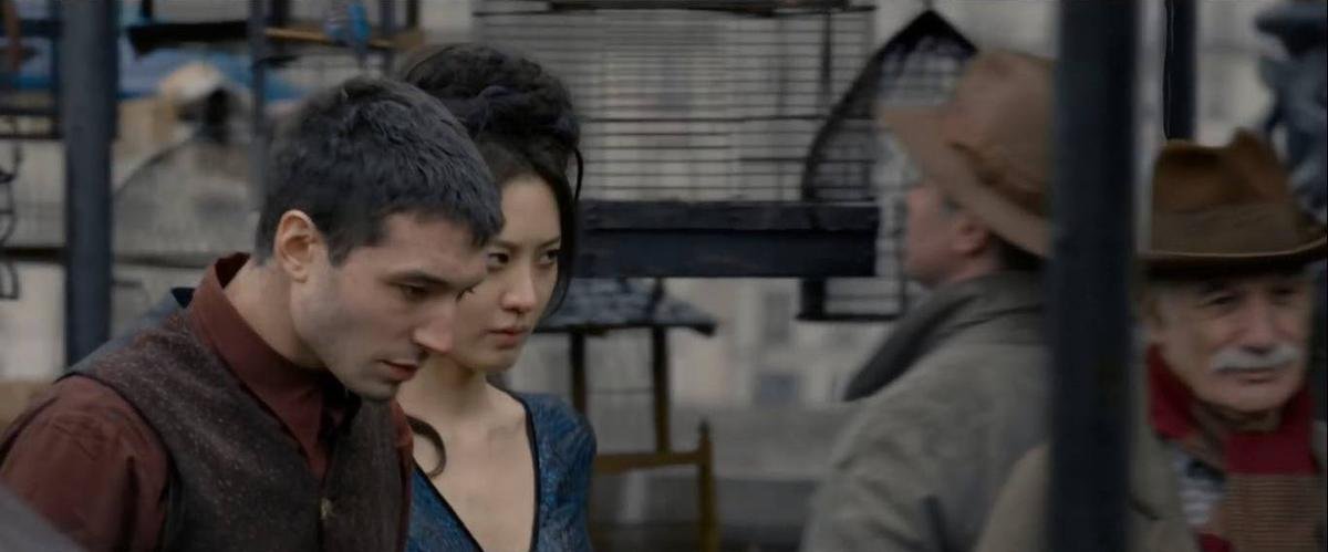 Chứng kiến thế giới Muggle lâm nguy trong 'Fantastic Beasts: The Crimes of Grindelwald' Ảnh 8