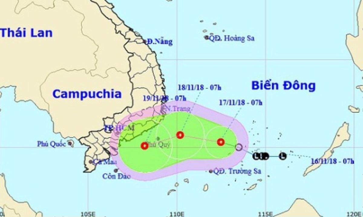 Chỉ đạo khẩn triển khai các giải pháp phòng tránh ứng phó áp thấp nhiệt trên Biển Đông Ảnh 1