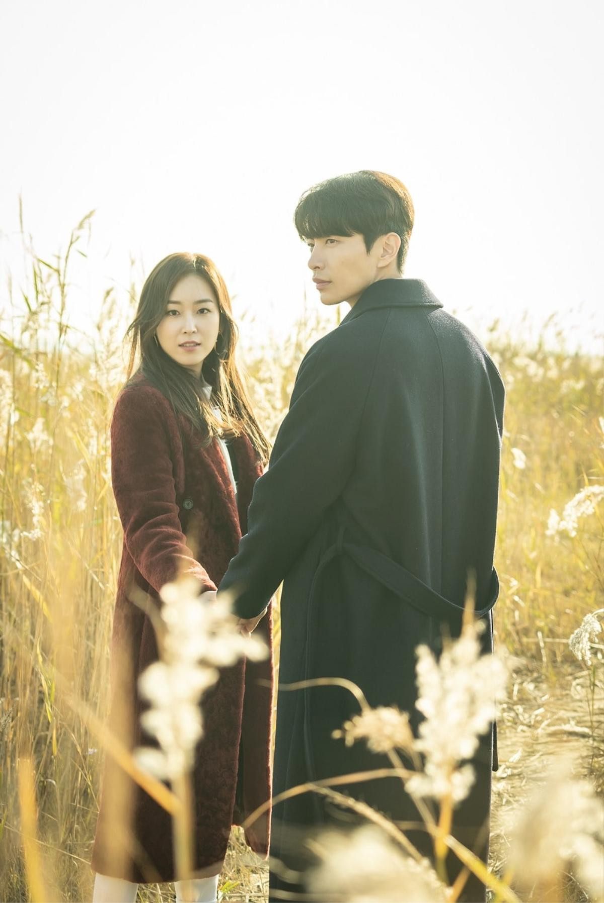 'The Beauty Inside' chuẩn bị kết thúc, ngắm qua ảnh hậu trường 'ngôn tình' Seo Hyun Jin và Lee Min Ki Ảnh 4