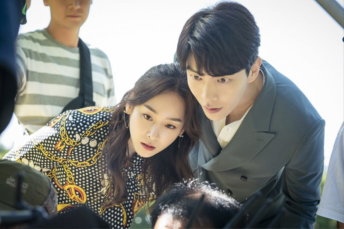 'The Beauty Inside' chuẩn bị kết thúc, ngắm qua ảnh hậu trường 'ngôn tình' Seo Hyun Jin và Lee Min Ki Ảnh 3