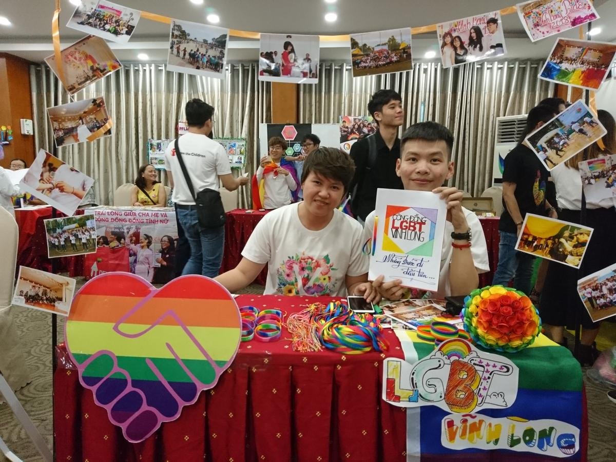 Lá cờ lục sắc tung bay tại Ngày hội Nguồn lực cộng đồng LGBTI+ Việt Nam Ảnh 14