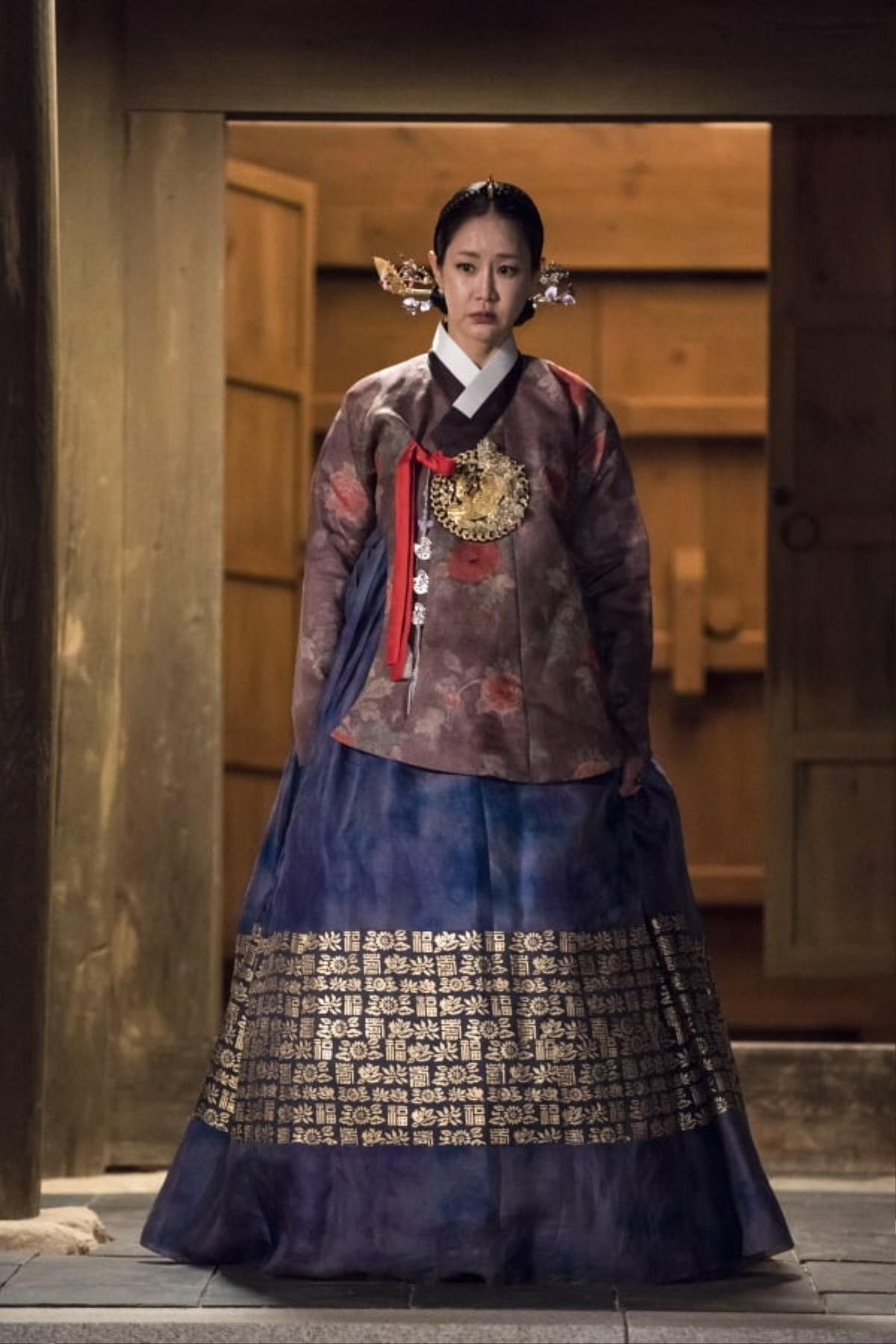 'The Last Empress': Hoàng thái hậu Shin Eun Kyung sẽ khiến Jang Nara khổ sở trốn thâm cung Ảnh 1