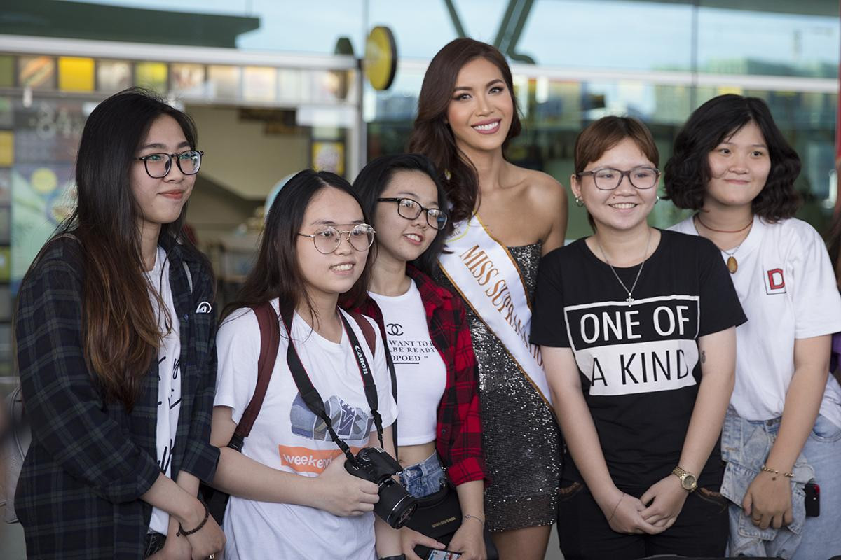 Lên đường tới Miss Supranational 2018, Minh Tú gây tắc nghẽn tại sân bay Ảnh 8