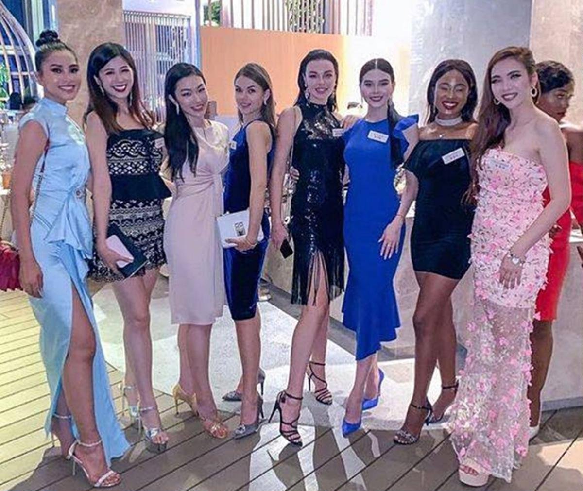 Khoe trọn đường cong như nữ thần, Tiểu Vy 'lọt mắt xanh' bà chủ tịch Miss World Ảnh 7