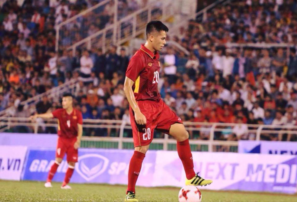 Trung vệ Đình Trọng và phong cách 'sơ vin' độc nhất vô nhị ở AFF Cup 2018 Ảnh 9