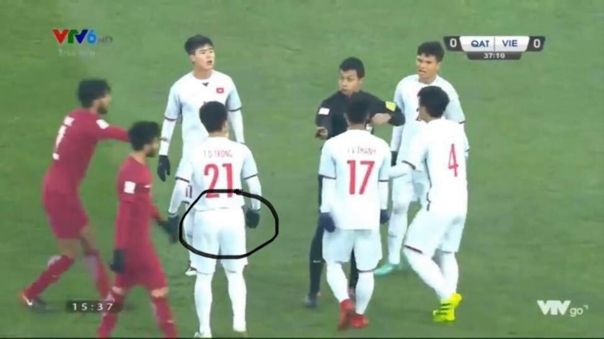 Trung vệ Đình Trọng và phong cách 'sơ vin' độc nhất vô nhị ở AFF Cup 2018 Ảnh 5